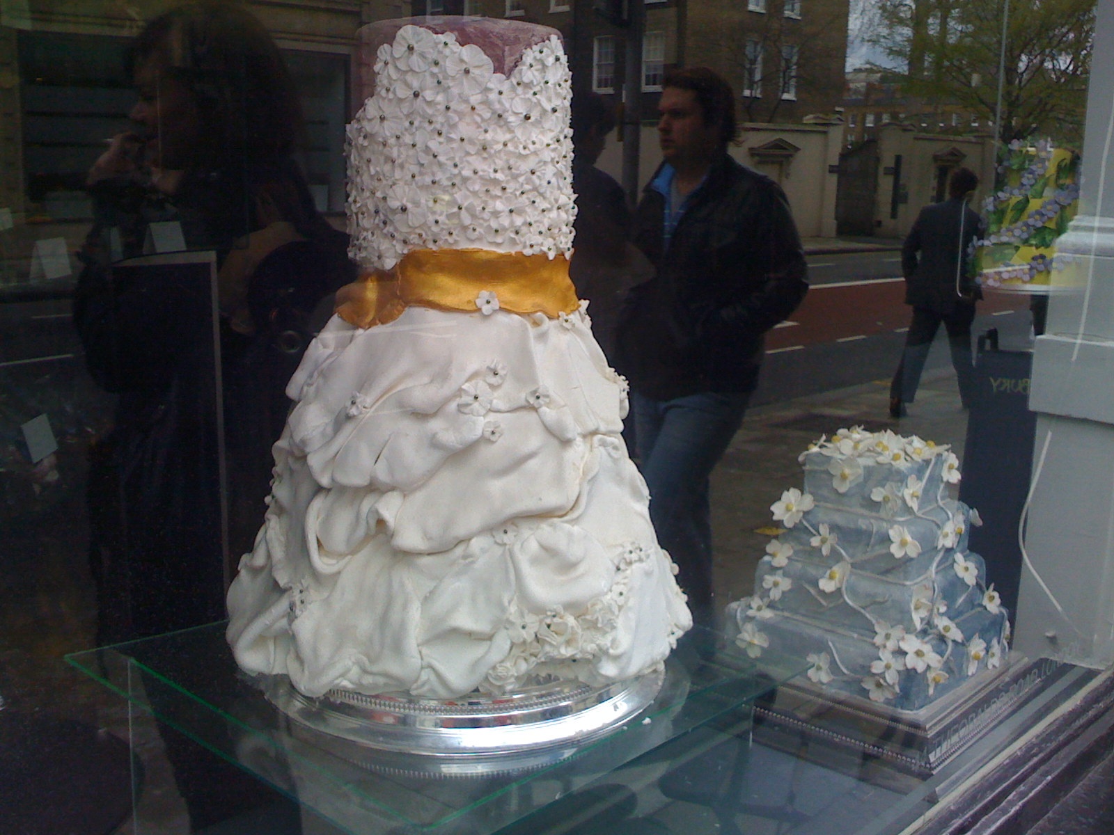 Beas of Bloomsbury cake